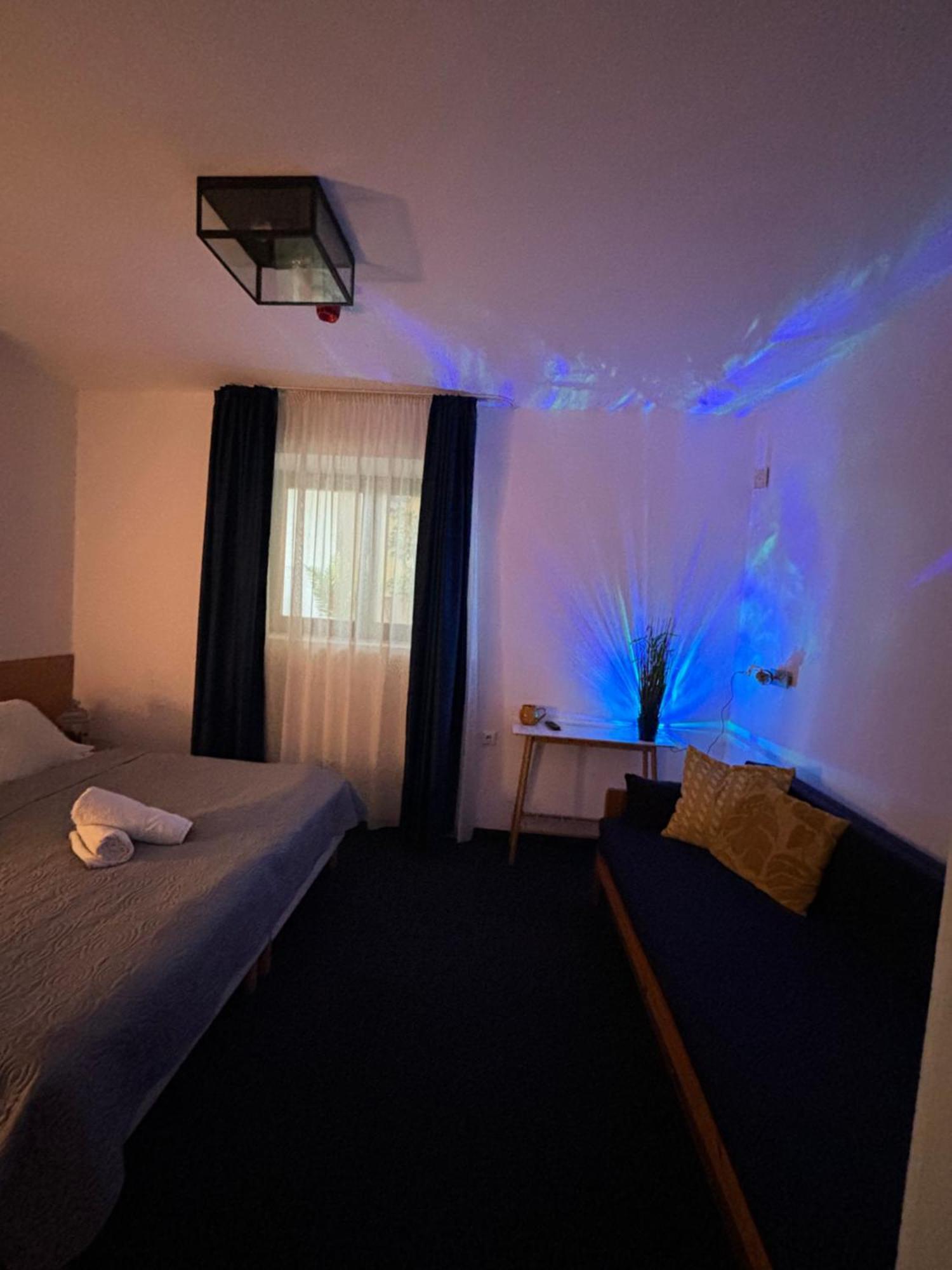 Sziget23 Hotel Ábrahámhegy Exterior foto