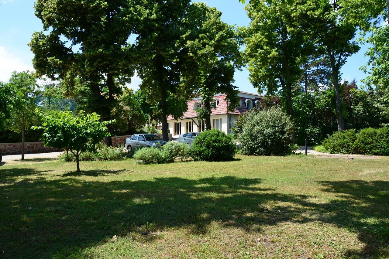 Sziget23 Hotel Ábrahámhegy Exterior foto
